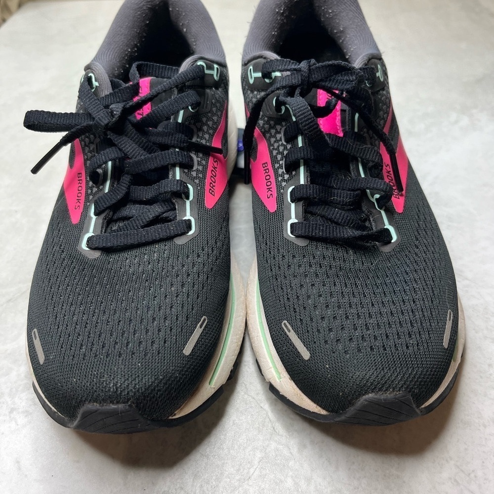 Brooks Women's Black and Pink Running Ghost Sneakers Size 8